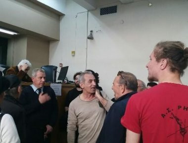 Δεν πραγματοποιήθηκαν πλειστηριασμοί στο Ειρηνοδικείο Θεσσαλονίκης μετά από παρεμβάσεις συλλογικοτήτων (βίντεο)